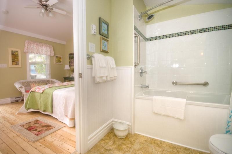 Telegraph House Motel Baddeck Room photo