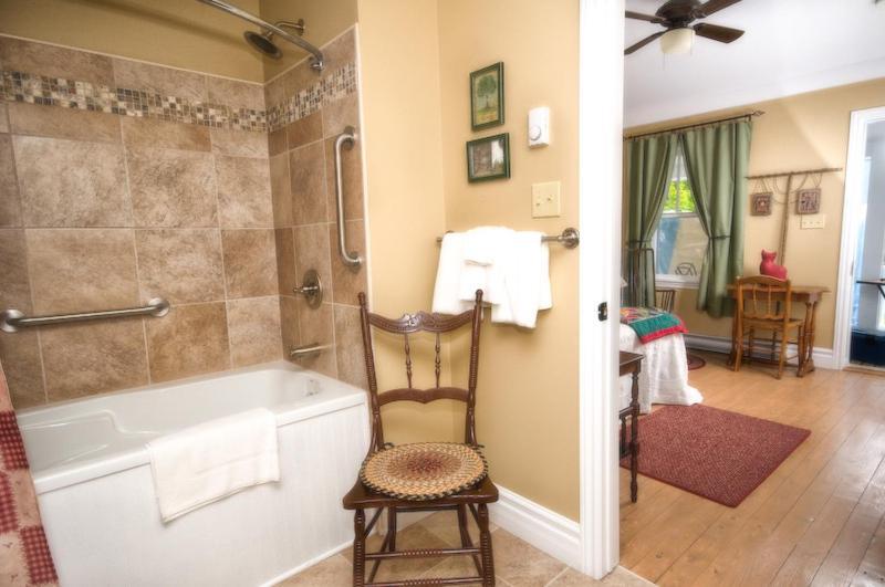 Telegraph House Motel Baddeck Room photo
