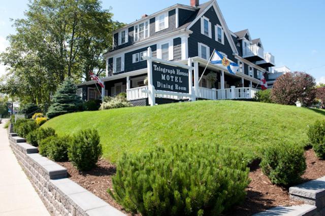Telegraph House Motel Baddeck Exterior photo