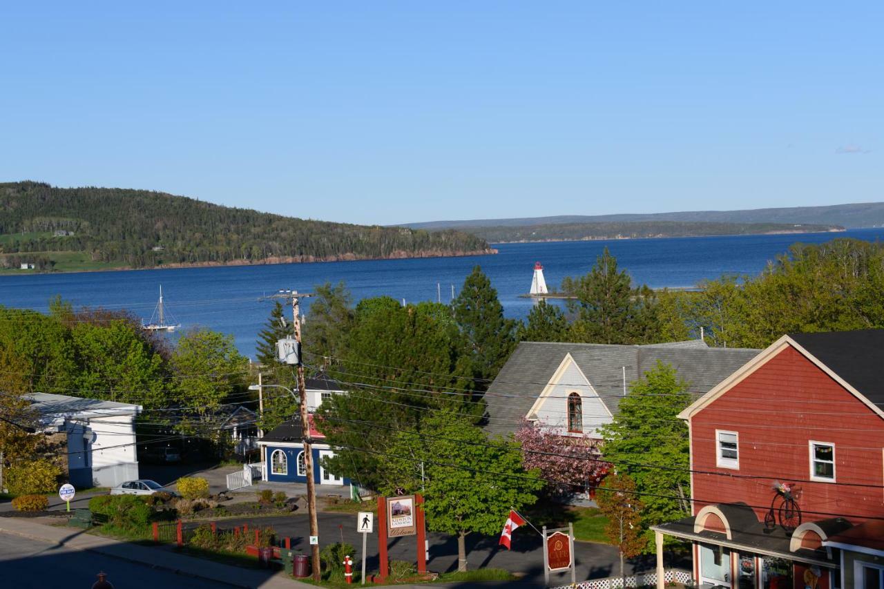 Telegraph House Motel Baddeck Exterior photo